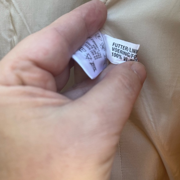 ESCADA blazer! Sits at hip-Worn with love, I’m sorry I haven’t ironed, read why - Picture 10 of 16